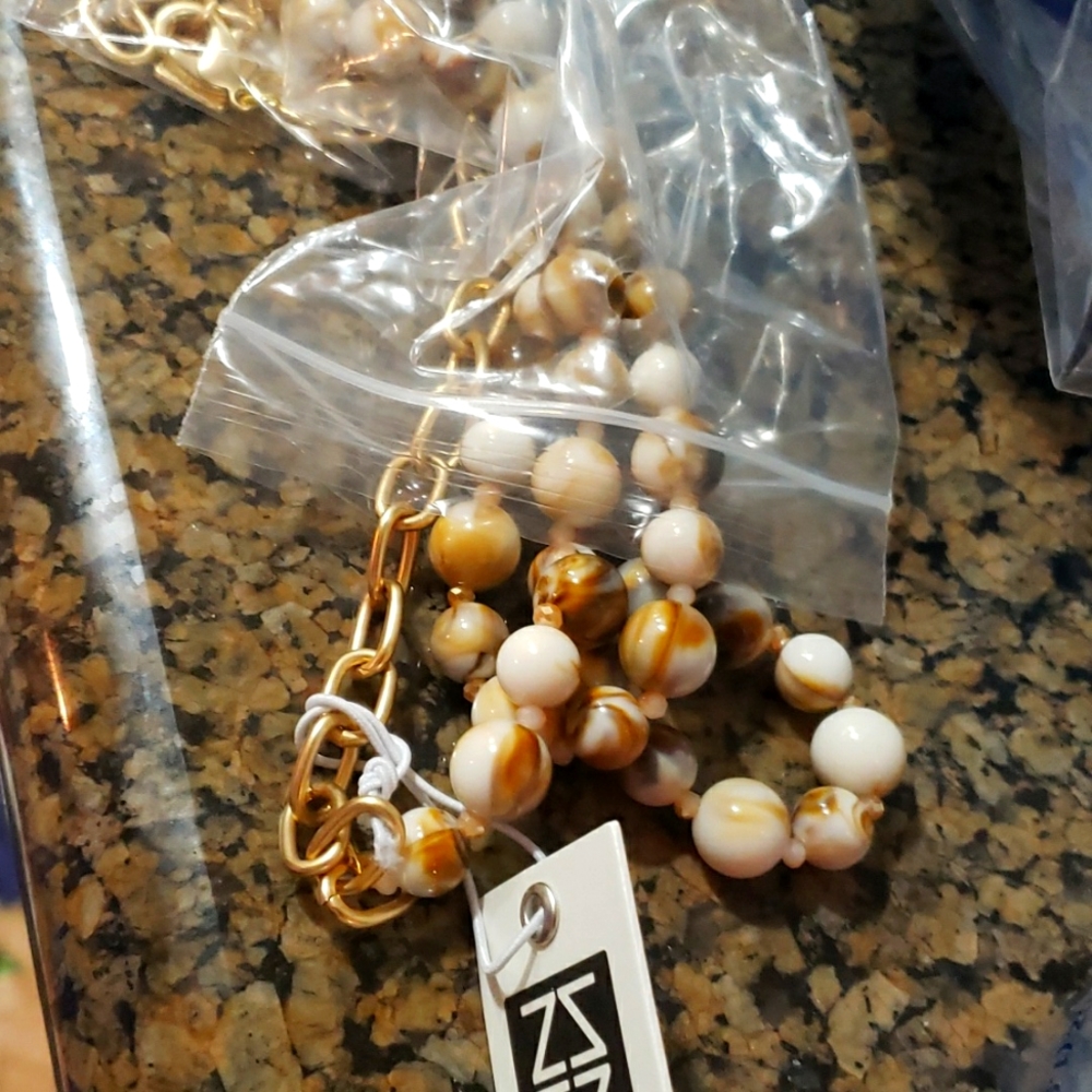 ZENZII NECKLACE NWT